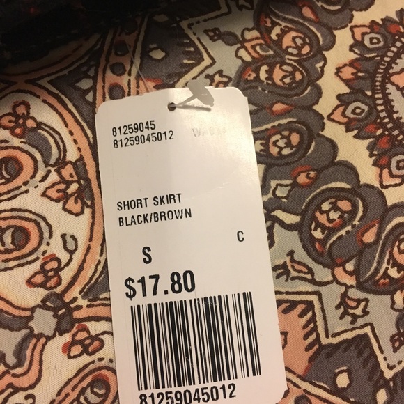 Mini Skirt - Picture 3 of 3